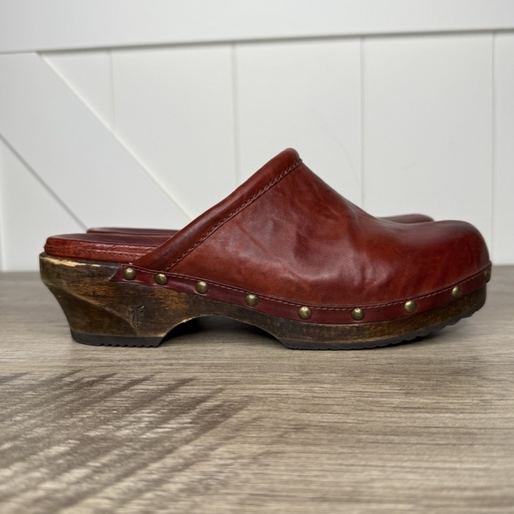 Frye Clara Campus Clogs Oxblood Leather Wood Mules Women's 9 Studded - Picture 1 of 12